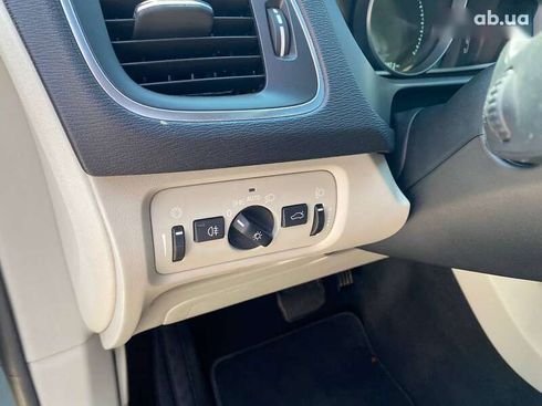 Volvo V40 2013 - фото 13