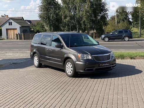 Chrysler town&country 2016 - фото 28