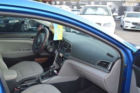 Hyundai Elantra 2017 - фото 15