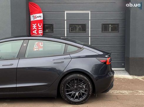 Tesla Model 3 2025 - фото 7