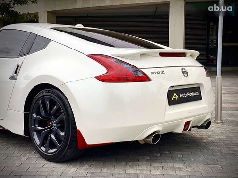 Nissan 370Z 2015 - фото 13