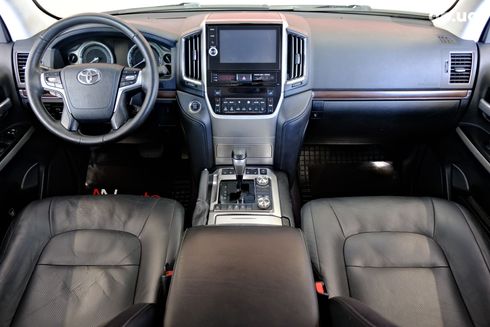 Toyota Land Cruiser 2018 серый - фото 7