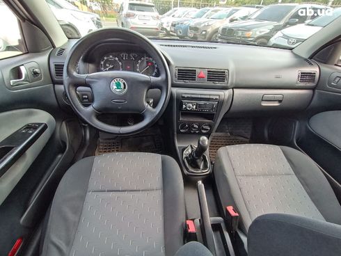 Skoda Octavia 2007 белый - фото 24