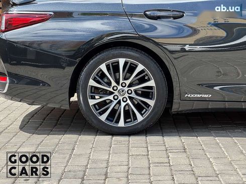 Lexus ES 2019 - фото 14