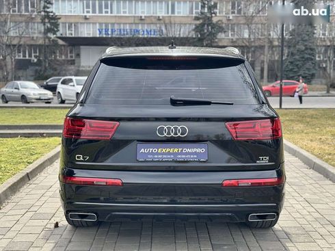 Audi Q7 2017 - фото 8