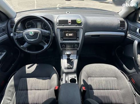 Skoda Octavia 2010 - фото 27