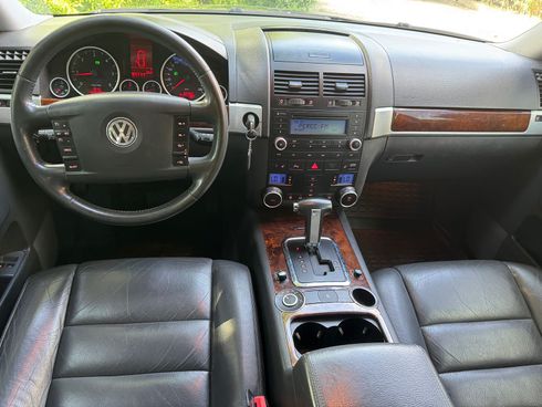 Volkswagen Touareg 2008 черный - фото 19