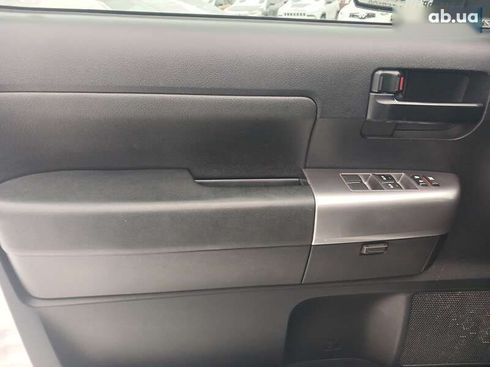 Toyota Sequoia 2017 - фото 28