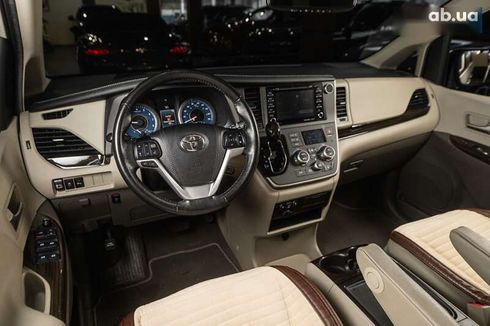 Toyota Sienna 2020 - фото 13