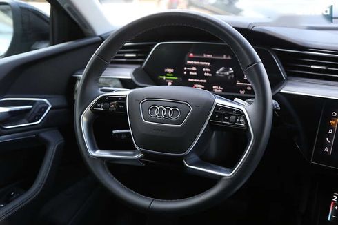 Audi E-Tron 2022 - фото 16