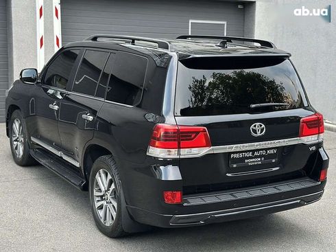 Toyota Land Cruiser 2017 - фото 20