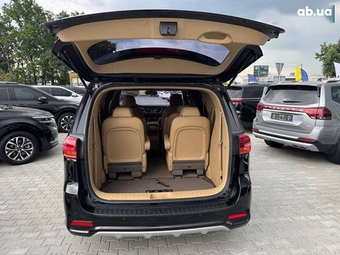 Kia Carnival 2018 - фото 10