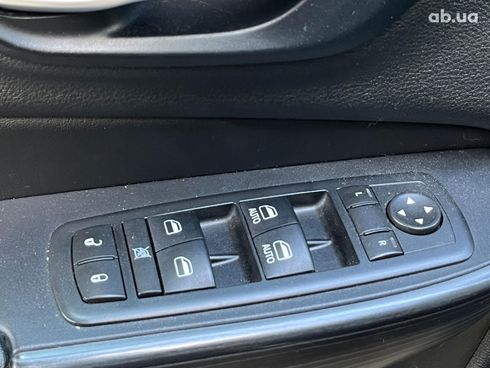 Jeep Cherokee 2015 черный - фото 28