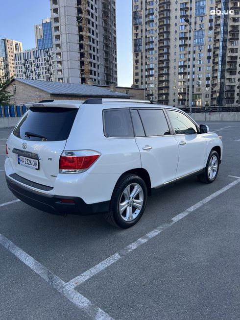 Toyota Highlander 2013 белый - фото 6