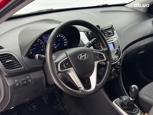 Hyundai Accent 2012 красный - фото 12