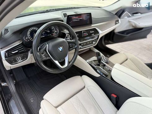 BMW 5 серия 2017 - фото 27