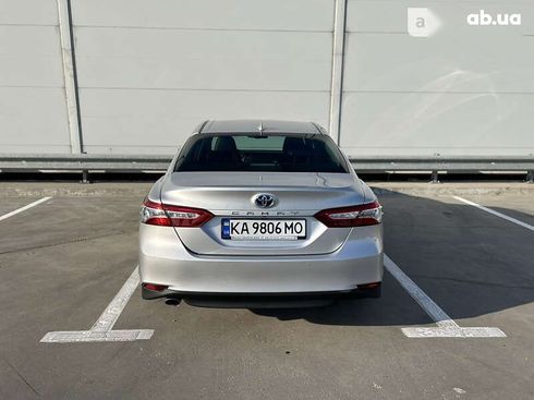 Toyota Camry 2020 - фото 14