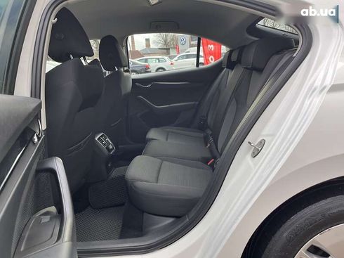 Skoda Octavia 2021 - фото 19
