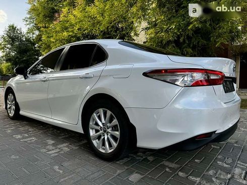 Toyota Camry 2019 - фото 19