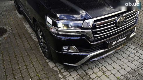 Toyota Land Cruiser 2017 - фото 3