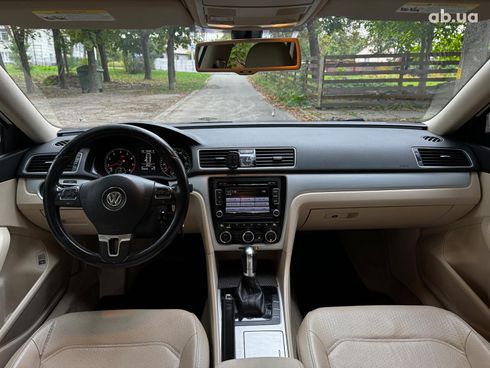 Volkswagen Passat 2012 белый - фото 23