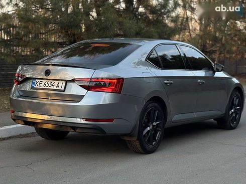 Skoda Superb 2018 - фото 22