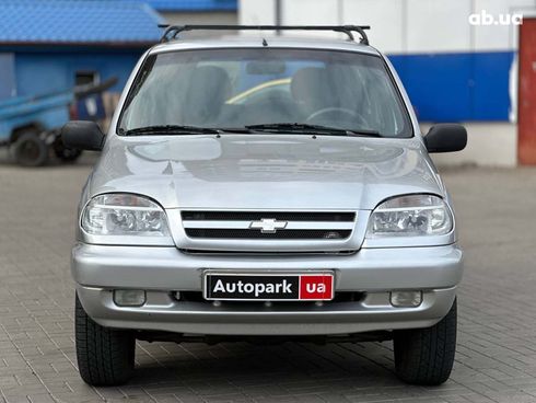 Chevrolet Niva 2007 серый - фото 2