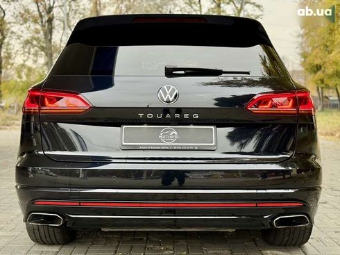 Volkswagen Touareg 2022 - фото 17