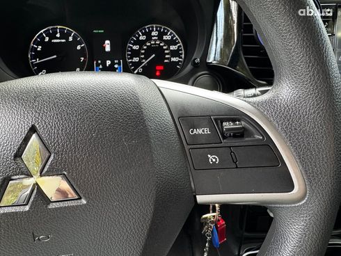 Mitsubishi Outlander 2017 синий - фото 12