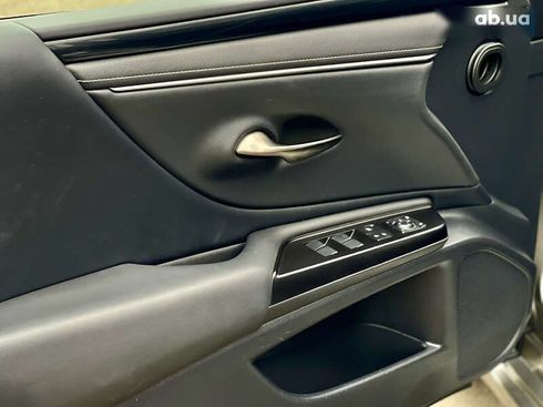 Lexus ES 2020 - фото 26