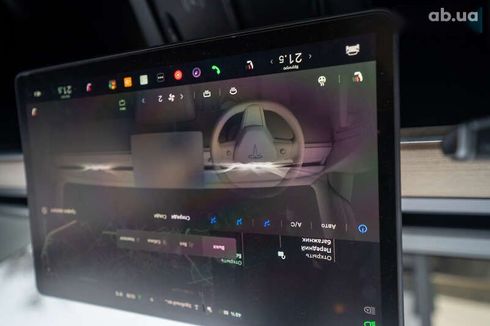 Tesla Model 3 2021 - фото 27