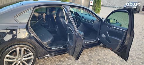 Volkswagen Passat 2018 черный - фото 13