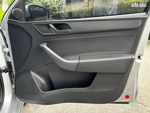 Skoda Rapid 2015 серый - фото 20