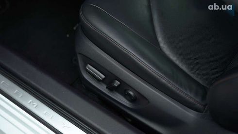 Toyota Camry 2019 - фото 15
