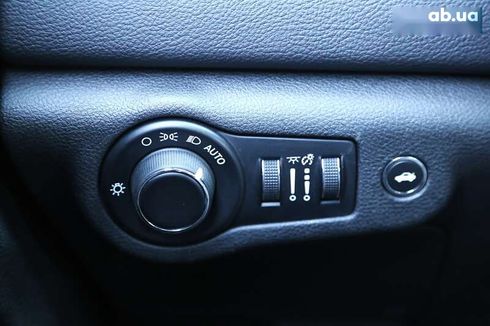 Chrysler 200 2015 - фото 25