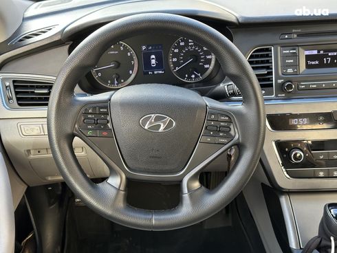 Hyundai Sonata 2016 серый - фото 17
