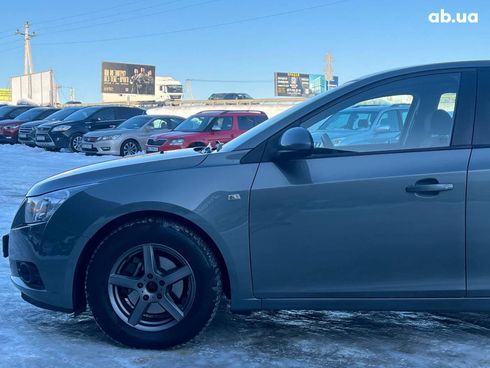 Chevrolet Cruze 2010 серый - фото 4