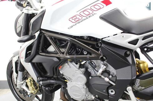 MV Agusta Brutale 2014 - фото 13