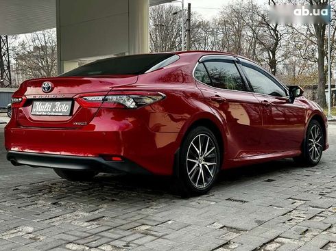 Toyota Camry 2022 - фото 16