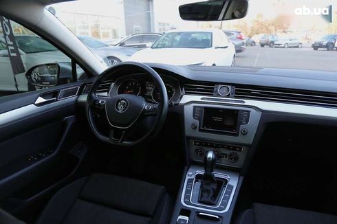 Volkswagen Passat 2015 - фото 11