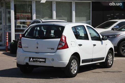 Renault Sandero 2011 - фото 6