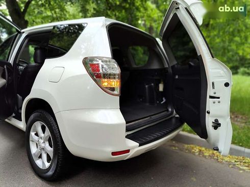Toyota RAV4 2013 - фото 13