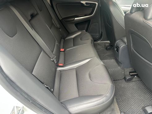 Volvo XC60 2015 белый - фото 20