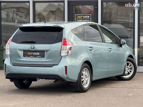 Toyota Prius V 2016 - фото 19