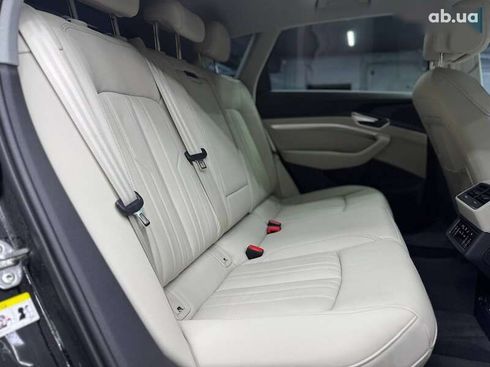 Audi E-Tron 2023 - фото 16
