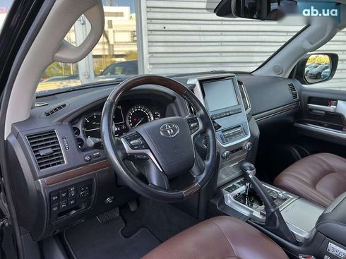 Toyota Land Cruiser 2019 - фото 21