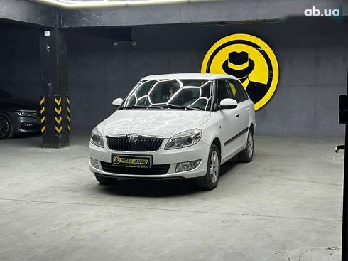 Skoda Fabia 2010 - фото 3