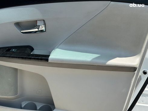 Toyota Venza 2012 белый - фото 25