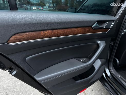Volkswagen Passat 2018 серый - фото 23