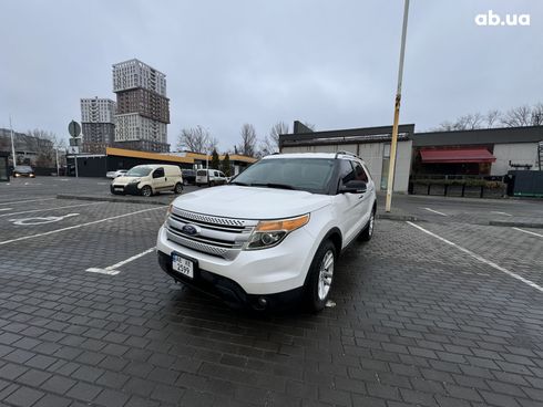 Ford Explorer 2014 белый - фото 2